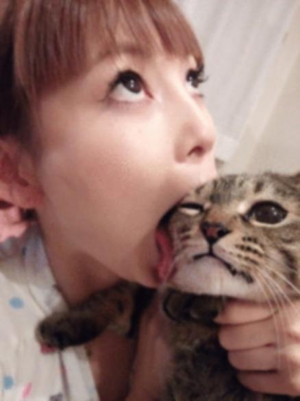 funny+women+love+to+lick+her+*****+cat+(1).jpg