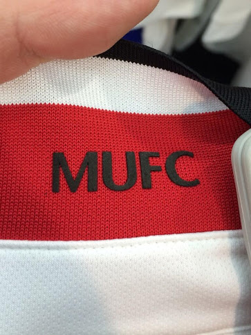 Manchester-United-14-15-Away-Kit+(2).jpg