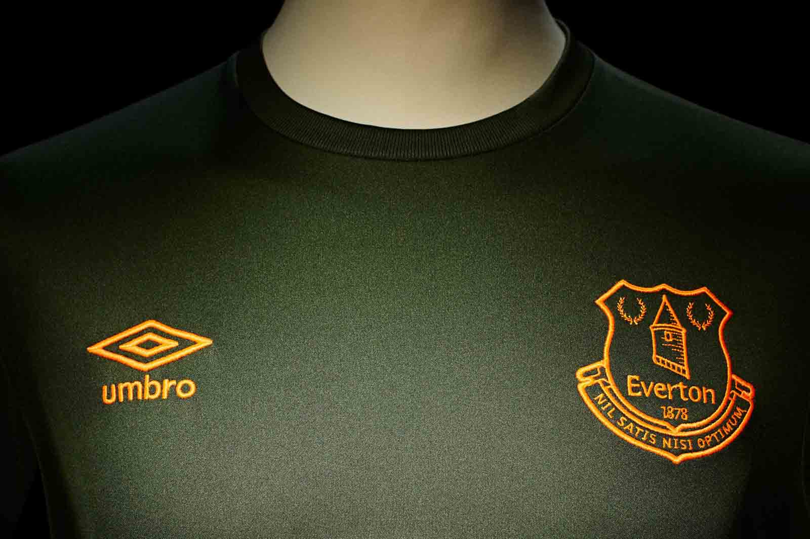 everton-15-16-third-kit%2B%25283%2529.jpg