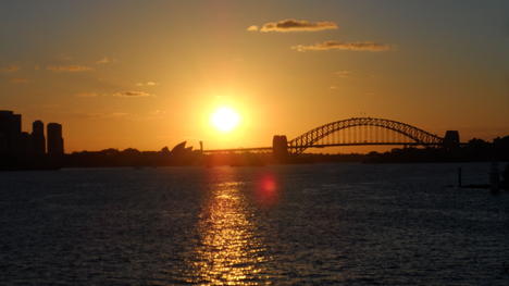 sunset-cruise-on-the-sydney-harbour-photo_5361064-fit468x296.jpg