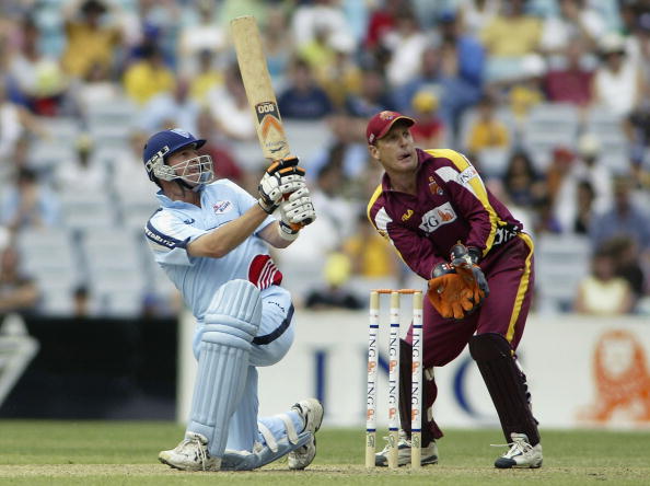 2875358-mark-waugh-of-the-blues-hits-out-during-the-gettyimages.jpg
