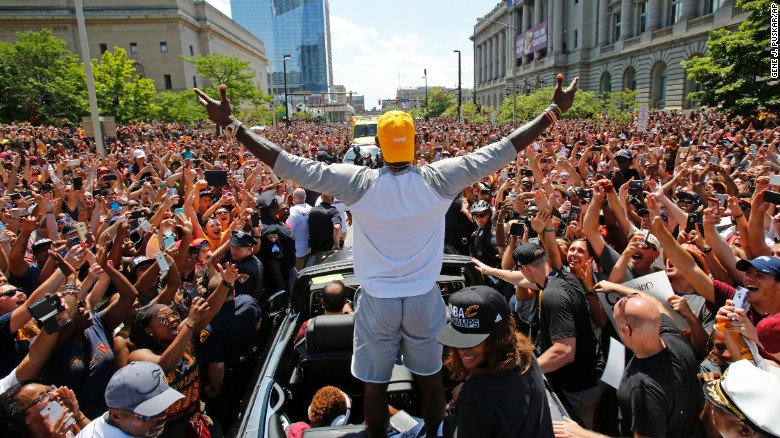 160622160732-05-cleveland-cavaliers-parade-0622-exlarge-169.jpg