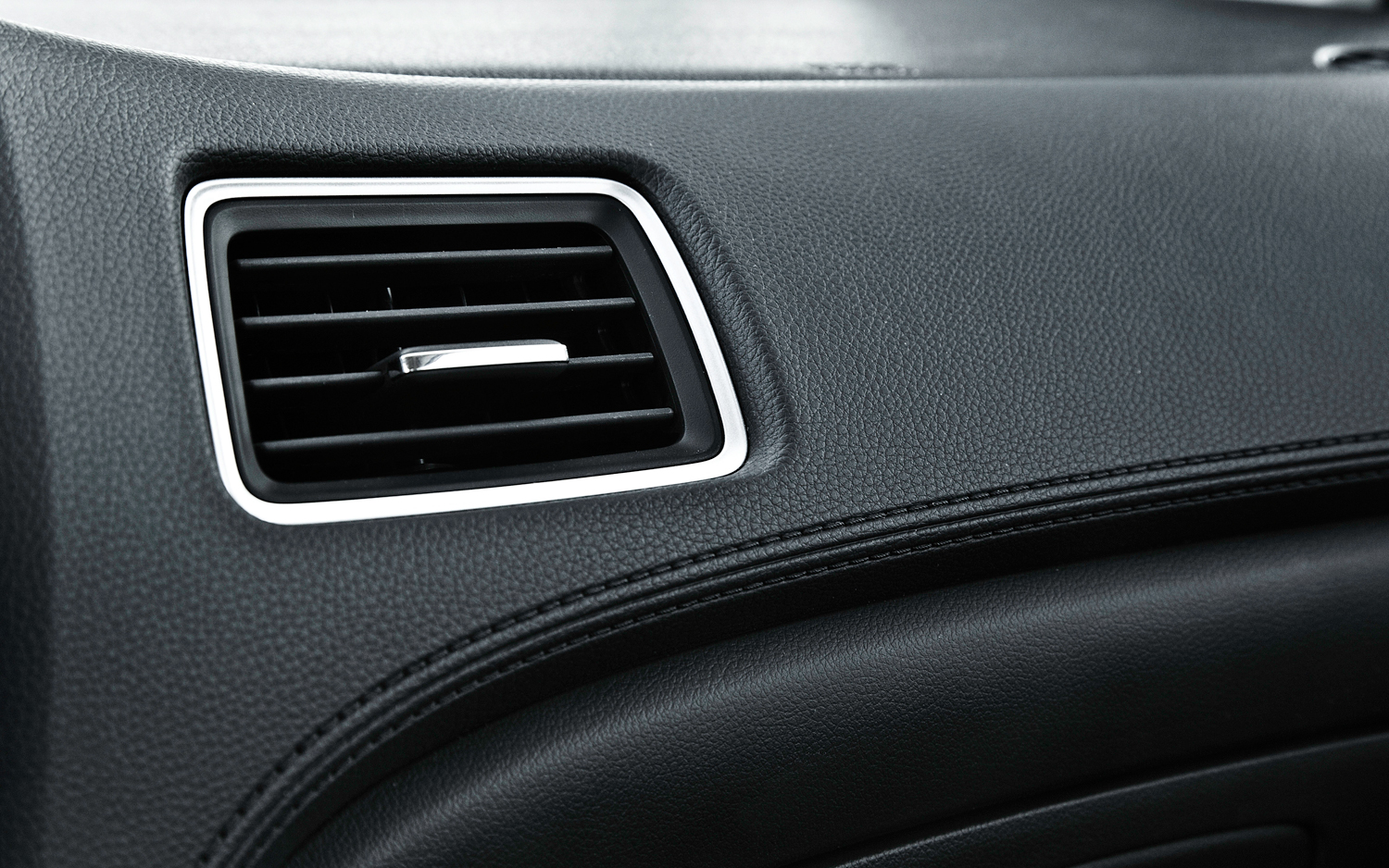 2013-honda-civic-vent.jpg