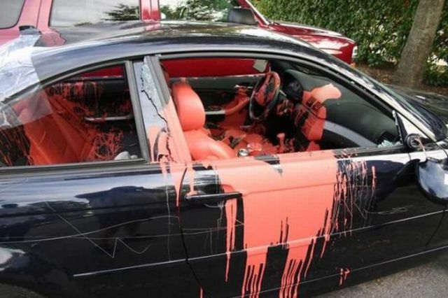 extreme_examples_of_car_vandalism_640_11.jpg