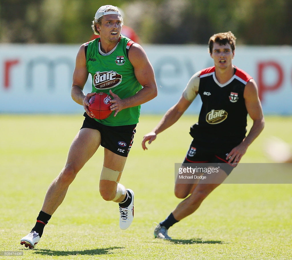 tom-bell-looks-upfield-during-a-st-kilda-saints-afl-training-session-picture-id508474436
