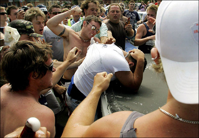 Cronulla-rioters.jpg