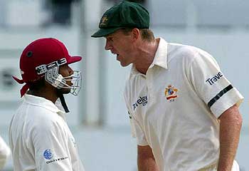 202794--l-r-glenn-mcgrath-and-ramnaresh-sarwan.jpg