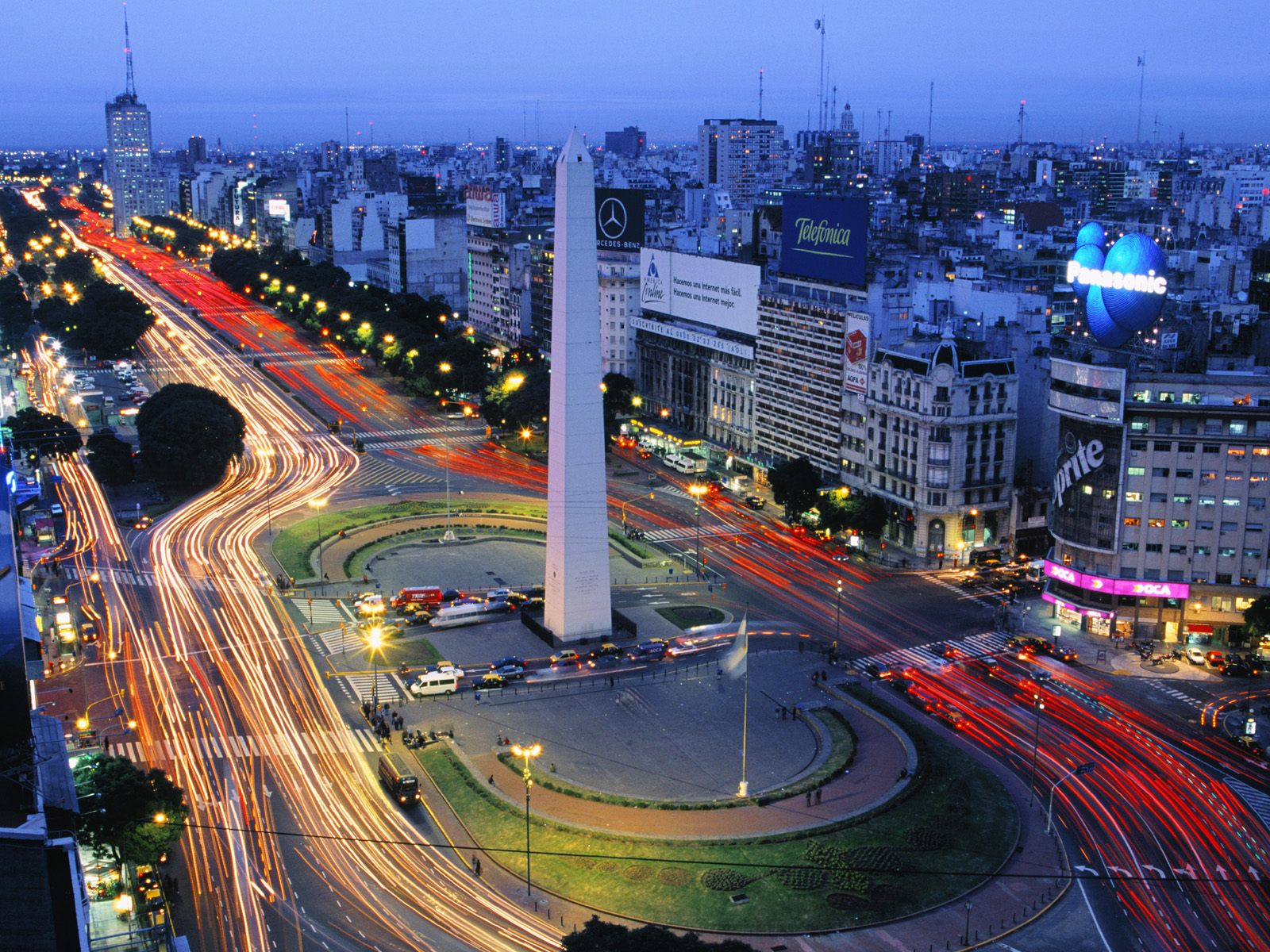 Avenida-9-de-Julio-Buenos-Aires-Argentina1.jpg