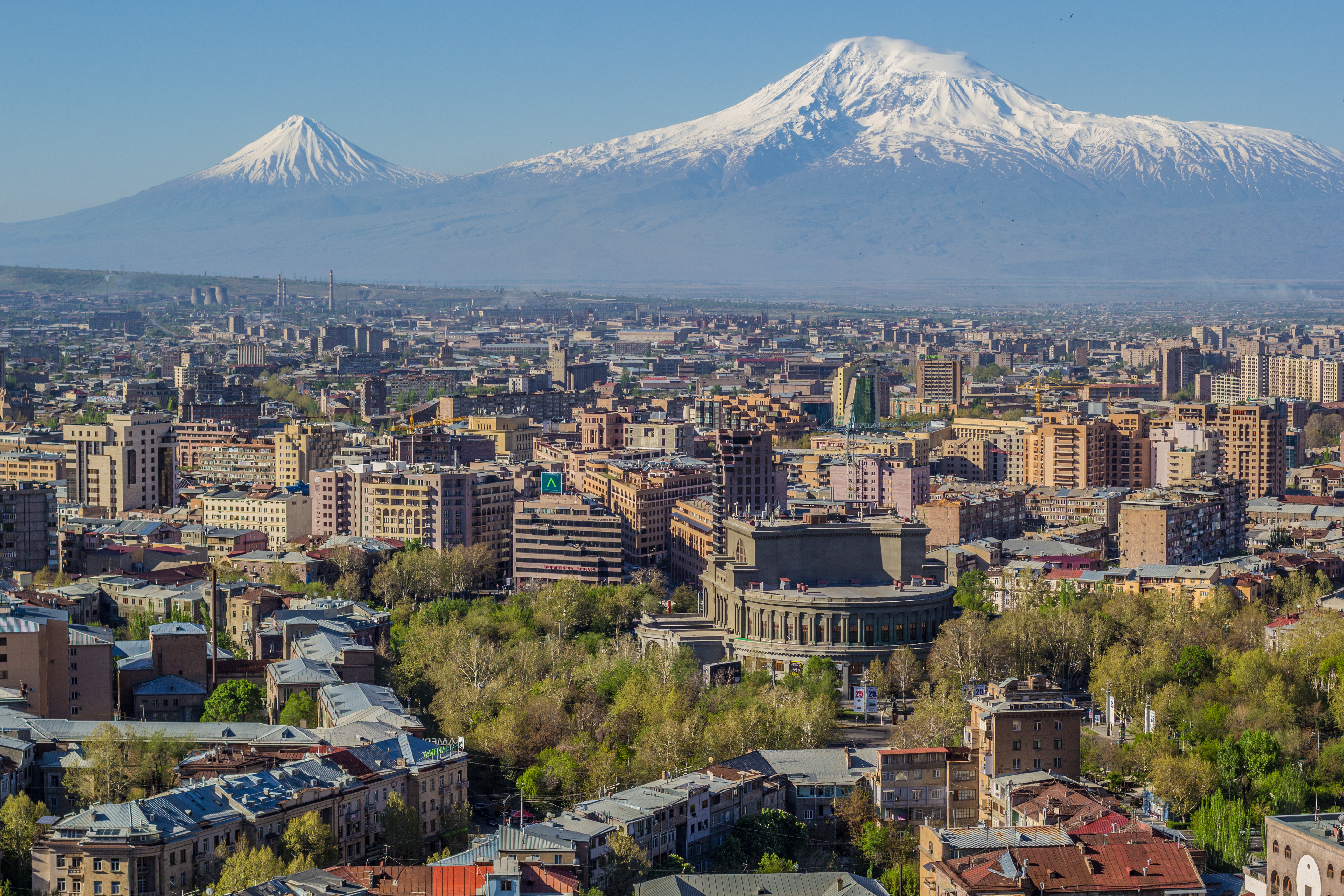 Mount_Ararat_and_the_Yerevan_skyline.jpg