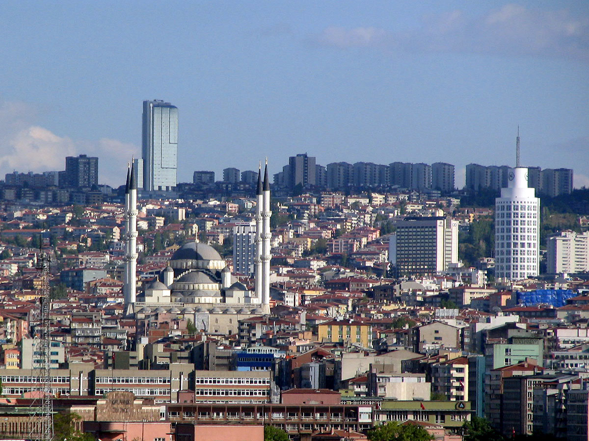 Ankara_and_mosque_wza.jpg
