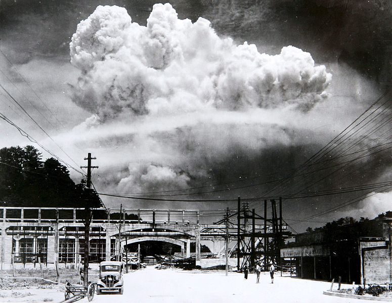 775px-Atomic_cloud_over_Nagasaki_from_Koyagi-jima.jpeg