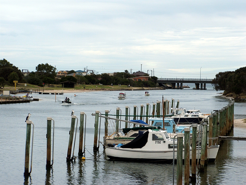 Carrum_from_across_Patterson_River.jpg