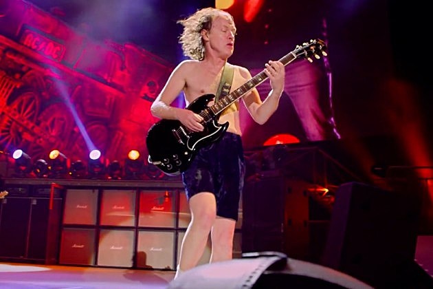 Angus-Young-630x420.jpg