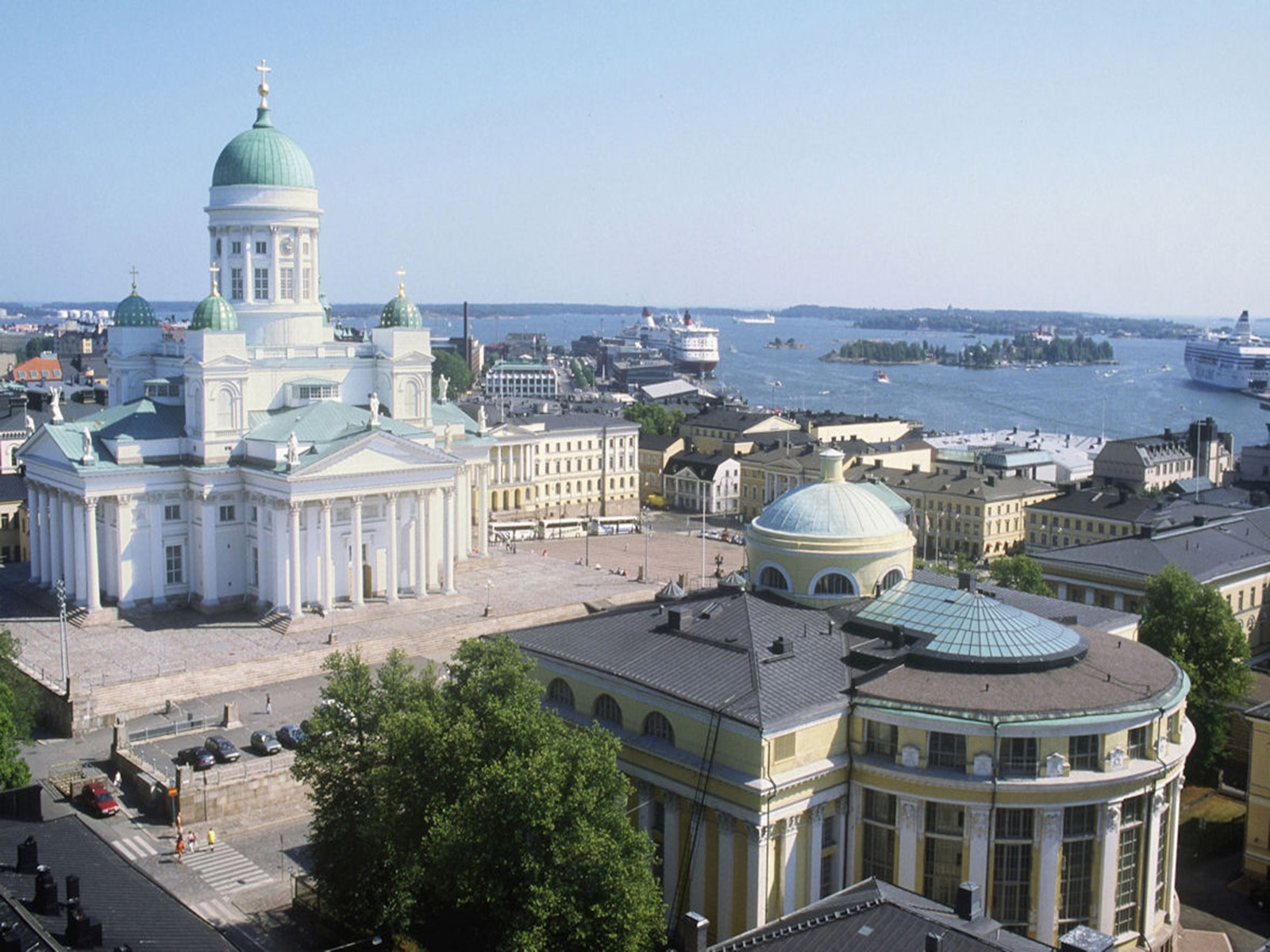 Square-Helsinki-Finland.jpg