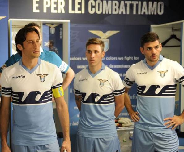 Lazio-Eagle-Shirt-2015.jpg