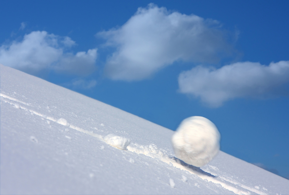 Snowball-down-mountain-small.jpg