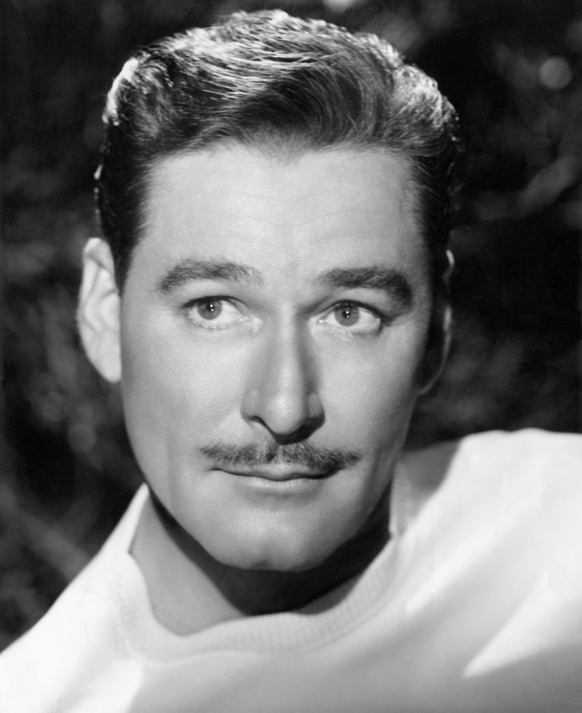 01-errol-flynn-gettyimages-515466996.jpg