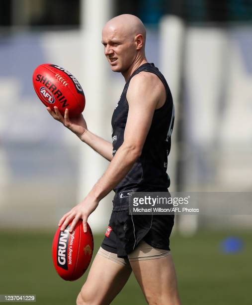 sam-docherty-of-the-blues-looks-on-during-the-carlton-blues-training-picture-id1237041229