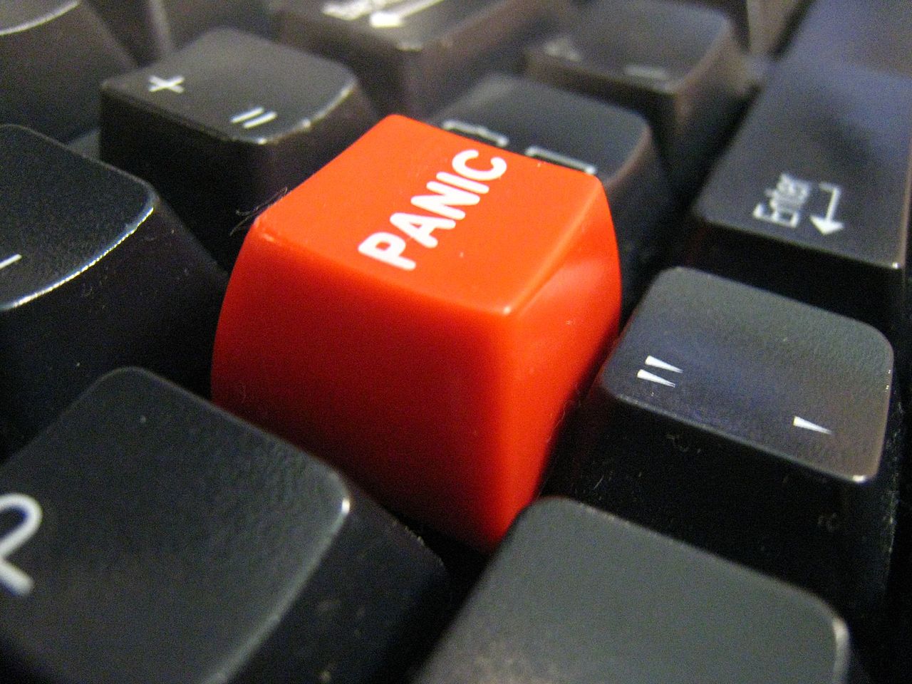 1280px-Panic_button.jpg