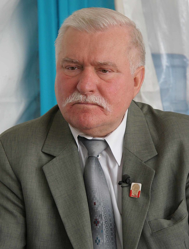 800px-Lech_Walesa_-_2009.jpg