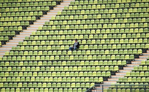 Empty_seats_in_stadium_498x310.jpg