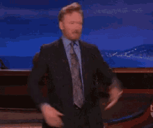 conan-o-brien-clap.gif