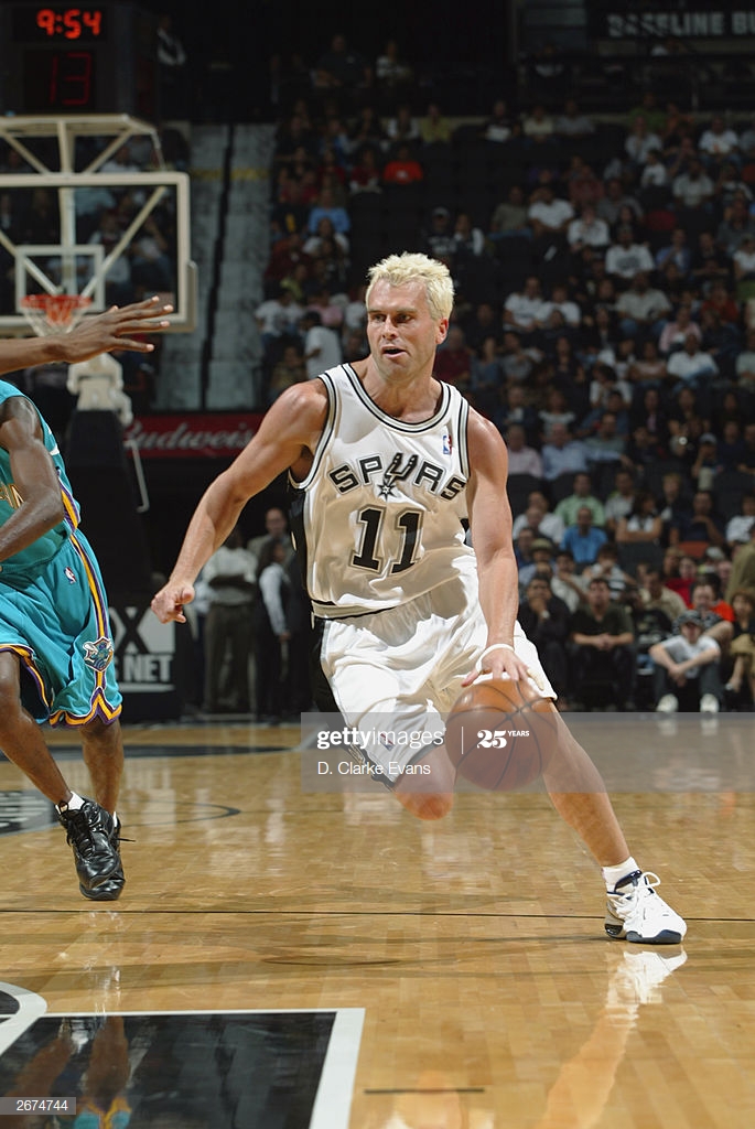 shane-heal-of-the-san-antonio-spurs-drives-to-the-basket-during-the-picture-id2674744
