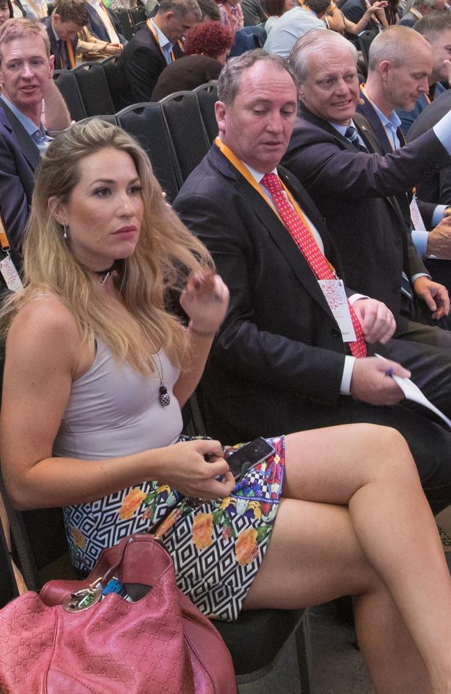 fe3c6efc4d5d748468a0f26f0ab3aa4b