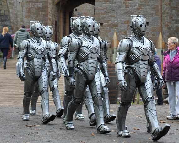 new-cybermen-gaiman-filming-b.jpg