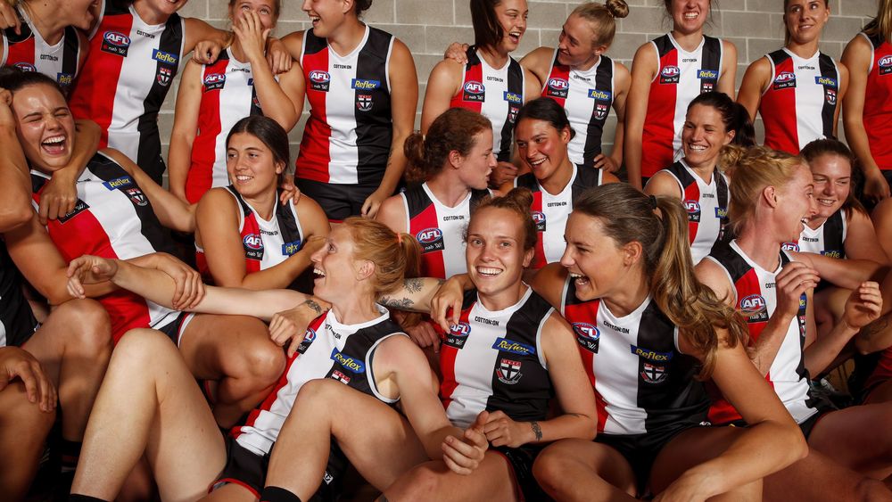 St-Kilda-players-have-a-laugh-during-a-photo-shoot-ahead-of-the-2020-season.JPG