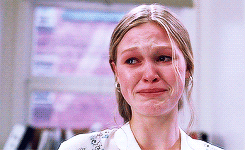 Julia-Stiles-Crying-In-Front-Of-Heath-Ledger-In-10-Things-I-Hate-About-You.gif