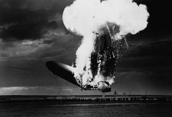 hindenburg-disaster-hull-buckle-550x374.jpg