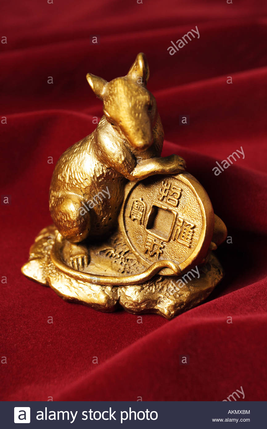 chinese-zodiac-golden-rat-AKMXBM.jpg