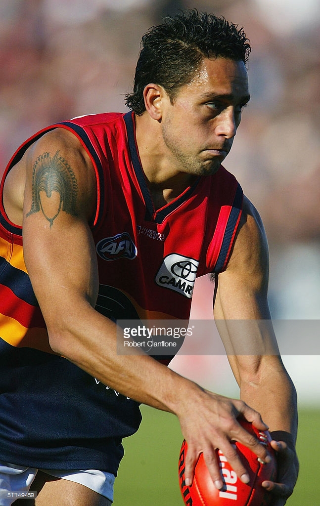 51149459-andrew-mcleod-of-the-crows-in-action-during-gettyimages.jpg