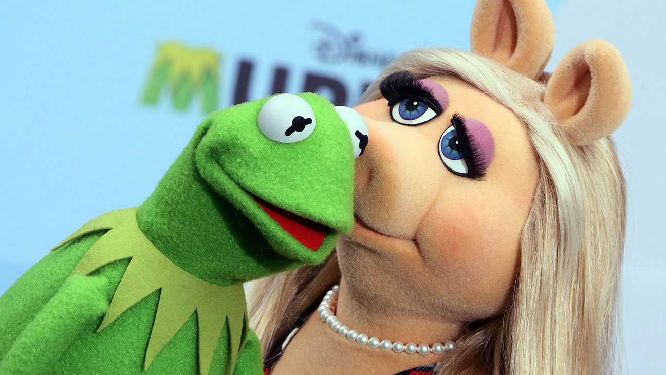 miss_piggy_and_kermit_the_frog.jpg