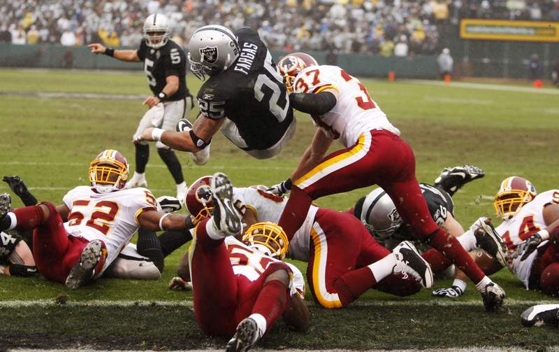 Redskins_Raiders_Football_OAS108.large.jpg