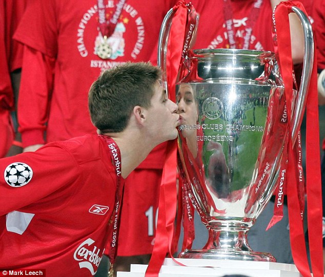 245E2E5300000578-2894720-Gerrard_kisses_the_Champions_League_trophy_after_captaining_the_-a-29_1420222492033.jpg