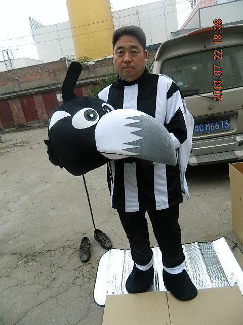 collingwood-football-club-magpie-mascot-costume.jpg