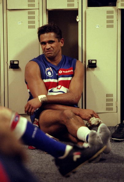 apr-1999-nicky-winmar-of-the-western-bulldogs-in-the-changing-rooms-picture-id1010338
