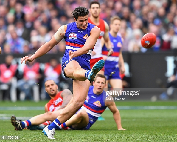 tom-boyd-of-the-bulldogs-kicks-a-goal-during-the-2016-afl-grand-final-picture-id611700106