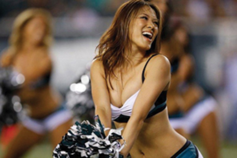 life-and-fitness-2014-09-nfl-rookie-cheerleaders-06-philadelphia-eagles-nfl-rookie-cheerleaders.jpg