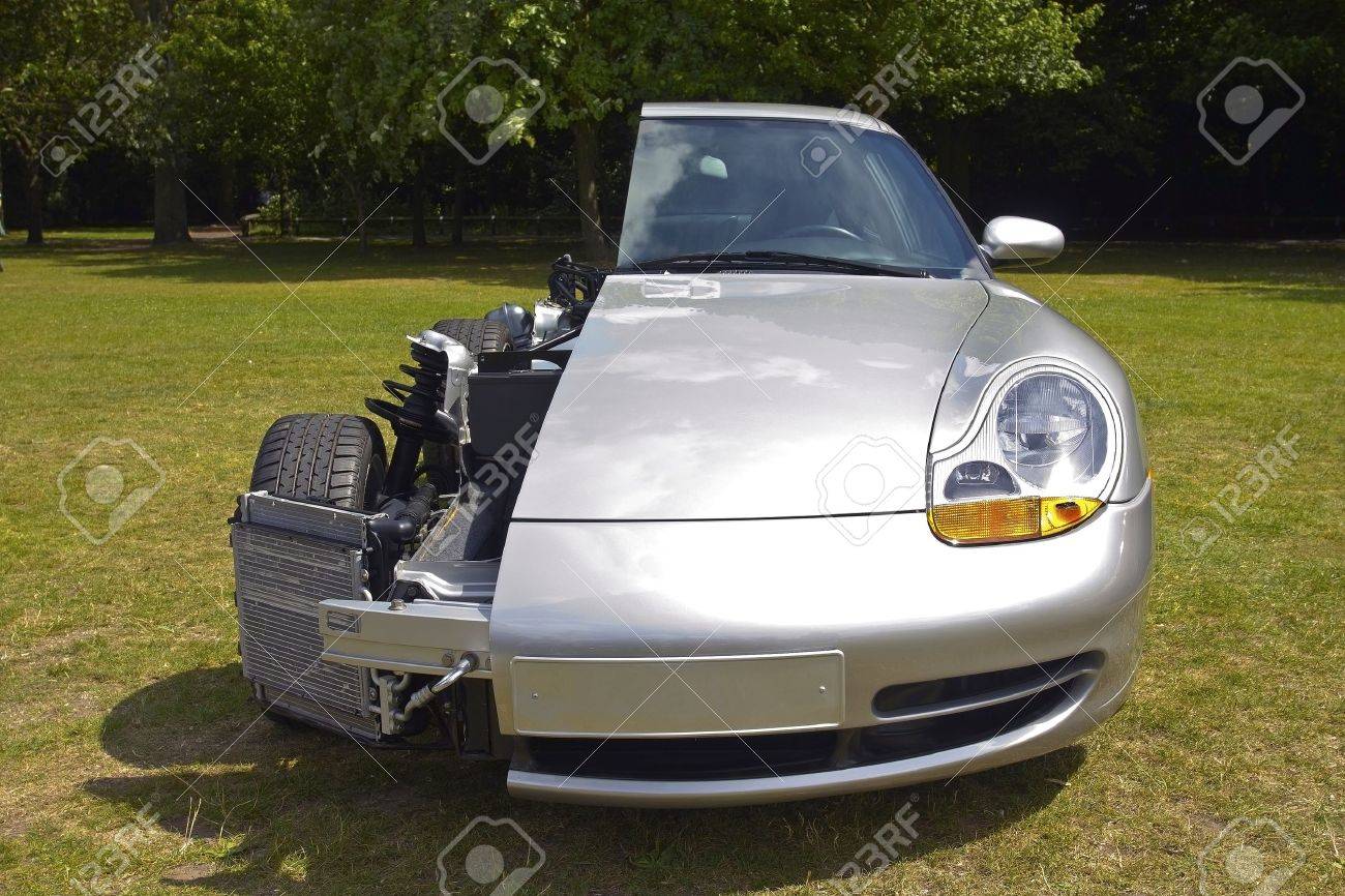 9476077-Half-of-modern-silver-sports-car-Stock-Photo-auto.jpg