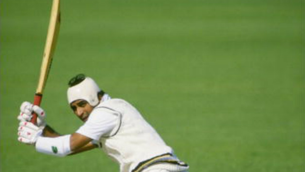 Gavaskar-headgear.jpg