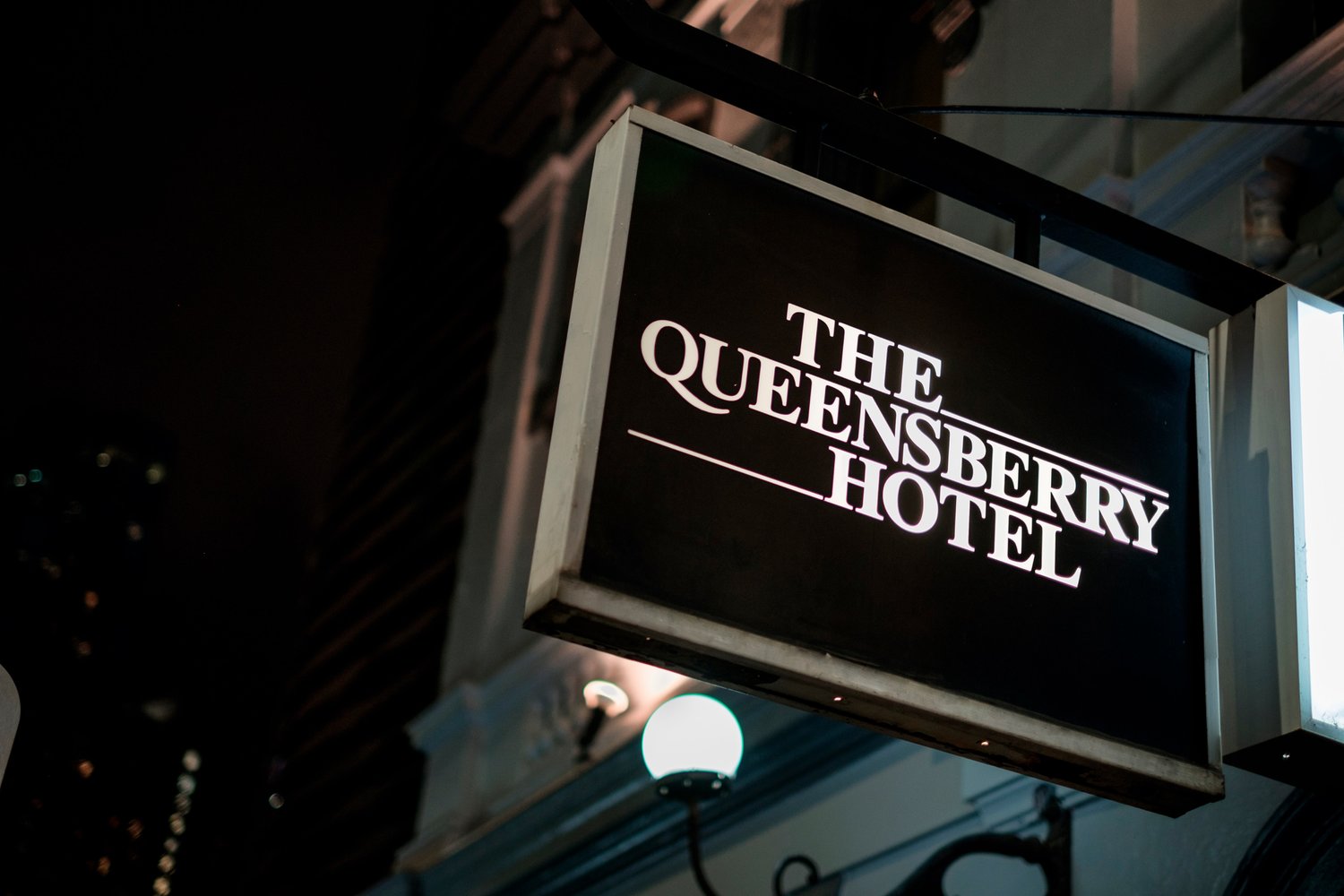 www.queensberryhotel.com.au