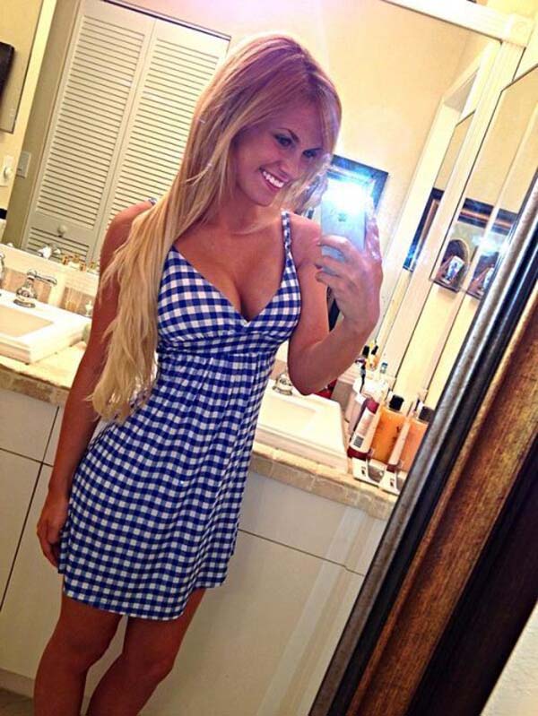 hot-girl-blue-dress-selfie-pics.jpg