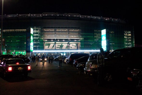 the-metlife-stadium-was-glowing-green-for-monday-night-football.jpg