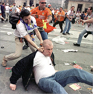 football-hooligans.jpg