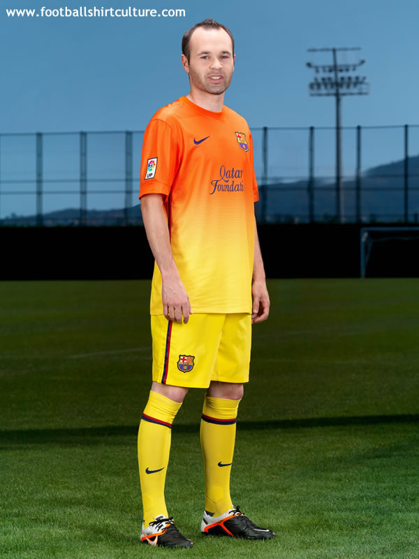 barcelona-12-13-nike-away-football-shirt-1.jpg