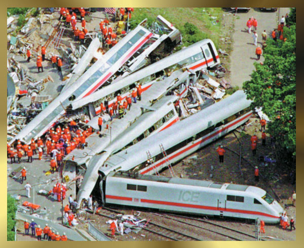 train_crash.jpg