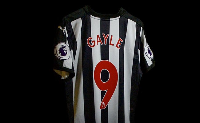 gayle-red-lettering-numbers-2017-18-shirt-newcastle-united-nufc-650x400.jpg